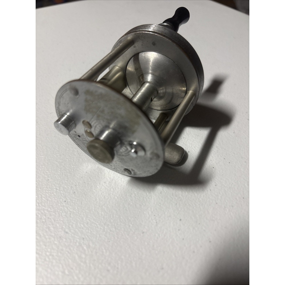 JC Higgins Vintage Casting Reel Made In USA #537 31011 Good Working Order